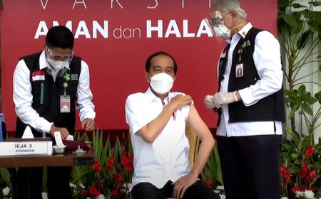 Besok Jokowi Vaksinasi COVID-19 Tahap Dua, Setelahnya Lantik Komjen Listyo Sigit Jadi Kapolri