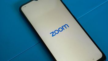 على عكس Skype ، يتزايد تطوير Zoom مع ميزات تعتمد على الذكاء الاصطناعي