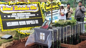 Keluarga Korban Mutilasi Tak Bisa Menahan Tangis Saat Angela Dimakamkan di Kampung Kandang