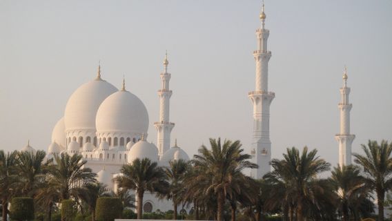 この偉大なモスクは毎日3万イフタールの食事を配布し、キッチンは5つ星ホテルで9000平方メートルです