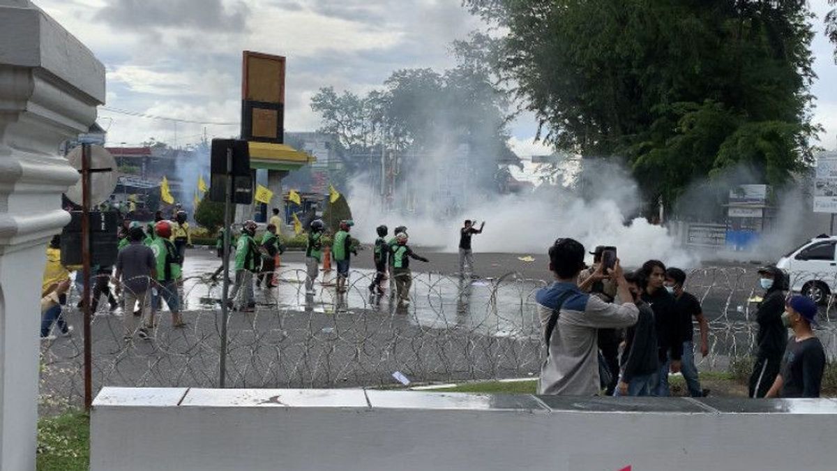 Polresta Padang Lepaskan Sejumlah Mahasiswa yang Diamankan Usai Kericuhan di Gedung DPRD