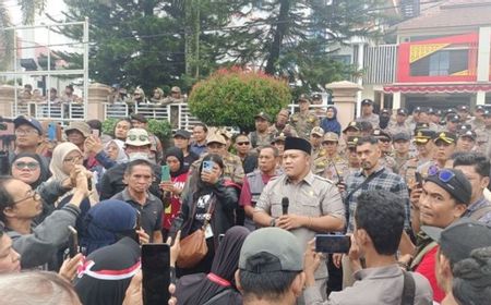 Minta Pilkada Ulang, Warga Banjarbaru Demo di DPRD