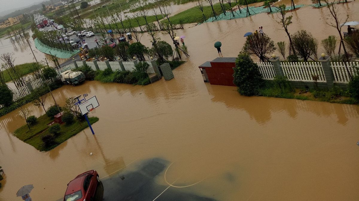 China Intensifkan Upaya Penyelamatan Warga di Zhuozhou yang Terendam Banjir Akibat Topan Doksuri