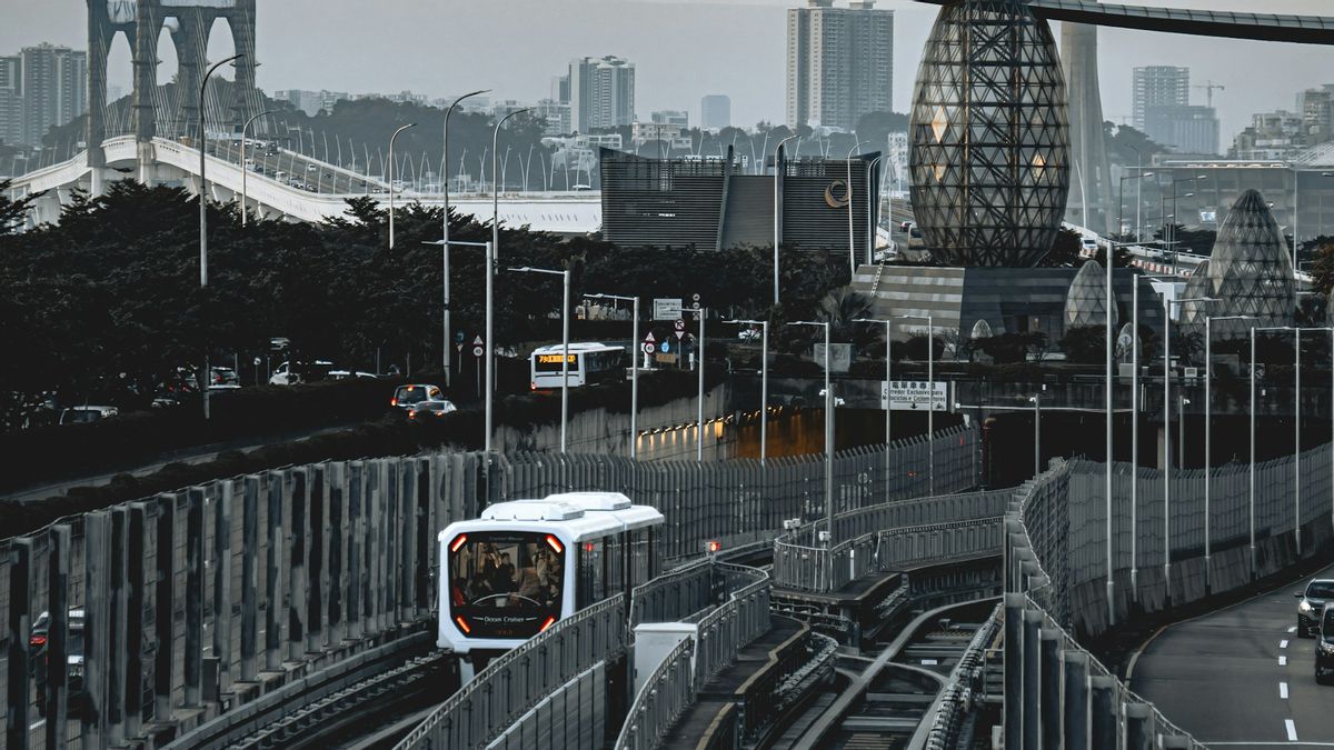 Bangladeshi Student Harasses Female Doctor At LRT Malaysia Sentenced To 2 Months In Prison