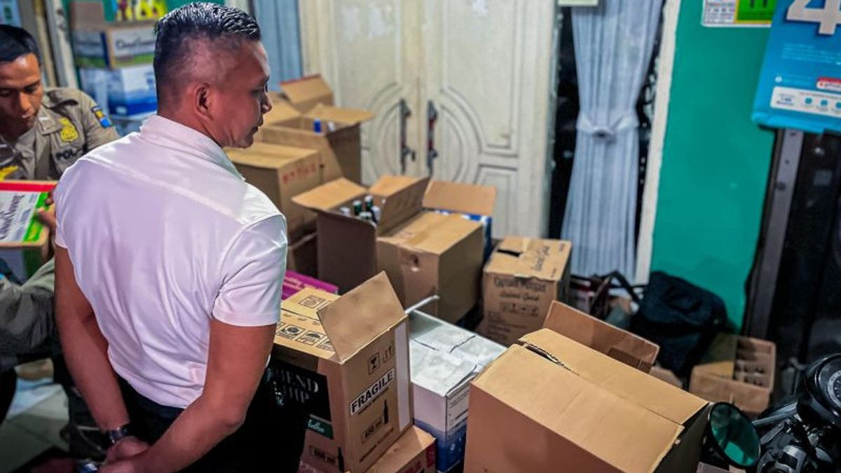 Wakil Wali Kota Bogor Kecewa, Sejumlah Warga di Kampung Kelahirannya Menyimpan Ribuan Botol Miras
