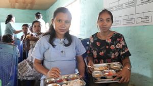 スンバの妊婦:かつてはその場しのぎの朝食でしたが、今では子供たちもMBGのおかげで食べることができます