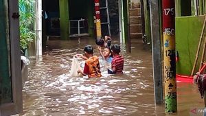 Banjir di Kampung Melayu Jaktim Capai 1 Meter