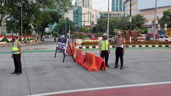 Ce Matin, Des Officiers Interarmées Ont été Sur Leurs Gardes Dans Des Zones Impaires Et Uniformes à Jakarta 