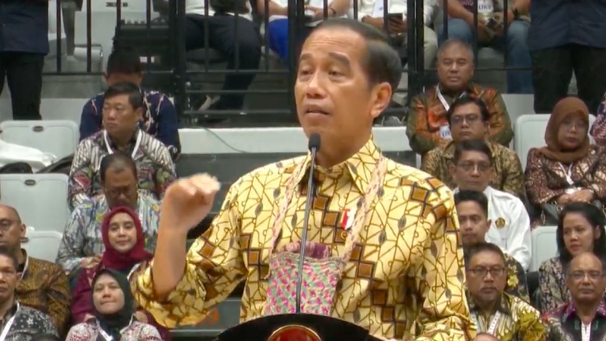 Jokowi Invites Communities To Plant As Many Trees As Possible In Jakarta