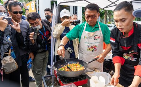 Demi Sosialisasi Sorgum, Moeldoko Mendadak Jadi Chef