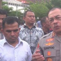 Viral Video Police Members Step On The Floor Of The Grand Mosque Prayer Area, West Sumatra Police Chief Gives An Explanation