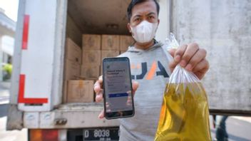 Gubernur Ridwan Kamil Lepas Pengiriman Perdana Minyak Goreng Curah Bersubsidi via Aplikasi Pemirsa Budiman