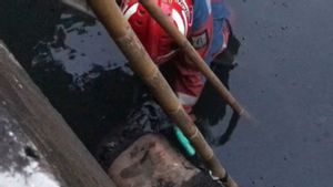 Pria Tanpa Identitas Ditemukan Mengambang di Kali Depan PT Bintang Toedjoe Pulomas