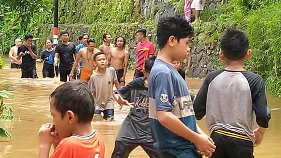 200 KK di Bhayangkara Residence Lombok Barat Mengungsi Akibat Banjir