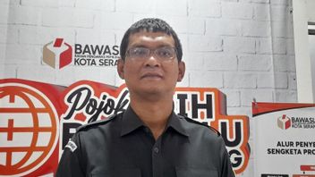 Bawaslu Serang Finds Violations Of Prabowo-Gibran Billboards At Pakupatan Terminal