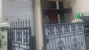 Pakai Jas Hujan, Komplotan Rampok Bersenjata Tajam Menyelinap ke Rumah Warga di Pademangan