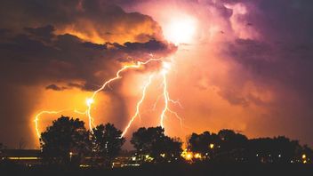 北苏门答腊市民请小心！气象、气候和地球物理机构预测这9个地区有雷电和强风降雨的潜力