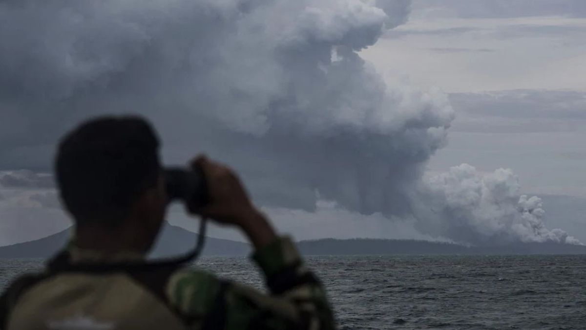 Gunung Anak Krakatau Erupsi 3 Kali Hari Ini