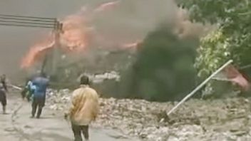 10 Hektare Lahan TPA Jalupang Karawang Kebakaran, 4 Desa Terdampak