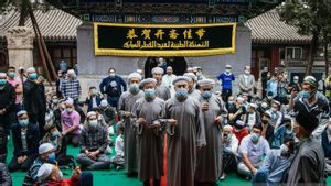 Masjid di China Tak Mampu Menampung Jemaah Saat Salat Idulfitri, Meluber Hingga ke Taman 