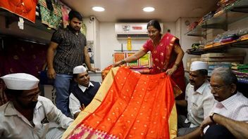 Ini Asal Usul Pakaian Adat Sari dari India