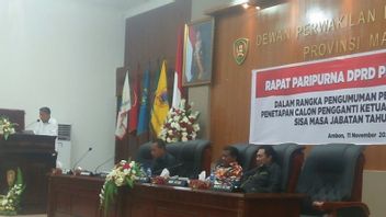 Lift Benhur Watubun As Chair Of The Maluku DPRD, The Plenary Meeting For The Dismissal Of Lucky Wattimury