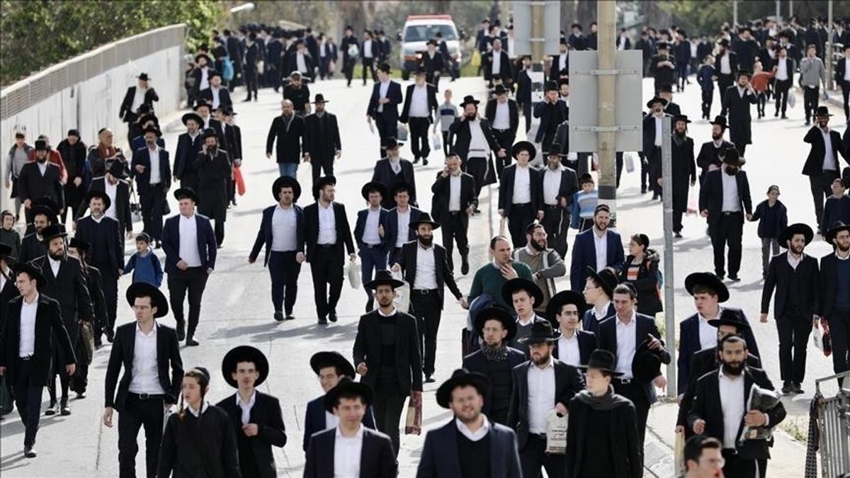 Jewish Ultra-Orthodox Leader Says Citizens Will Leave Israel If Forced To Military