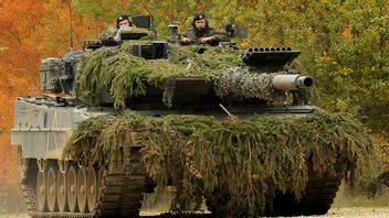 أوكرانيا تستقبل 120-140 دبابة غربية للمرحلة الأولية ، ويمكن خفض التدريب إلى خمسة أسابيع