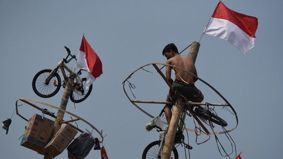 Satpol PP Sarankan Tak Gelar Panjat Pinang saat 17 Agustus