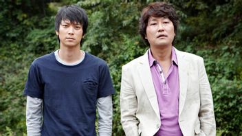 Song Kang Ho, Kang Dong Won, dan Bae Doona Bermain dalam Film <i>Broker</i>