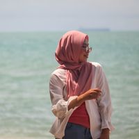 Ragam Outfit Of The Day Hijab Pantai: Gausah Bingung Lagi Deh Kalau Liburan!
