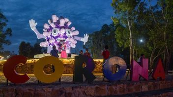 Corona Virus Monument Devient Une Attraction Touristique à Pekanbaru