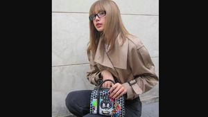 Langsung Dipakai Lisa BLACKPINK, Tas Kolaborasi Moynat x Labubu Segera Dirilis