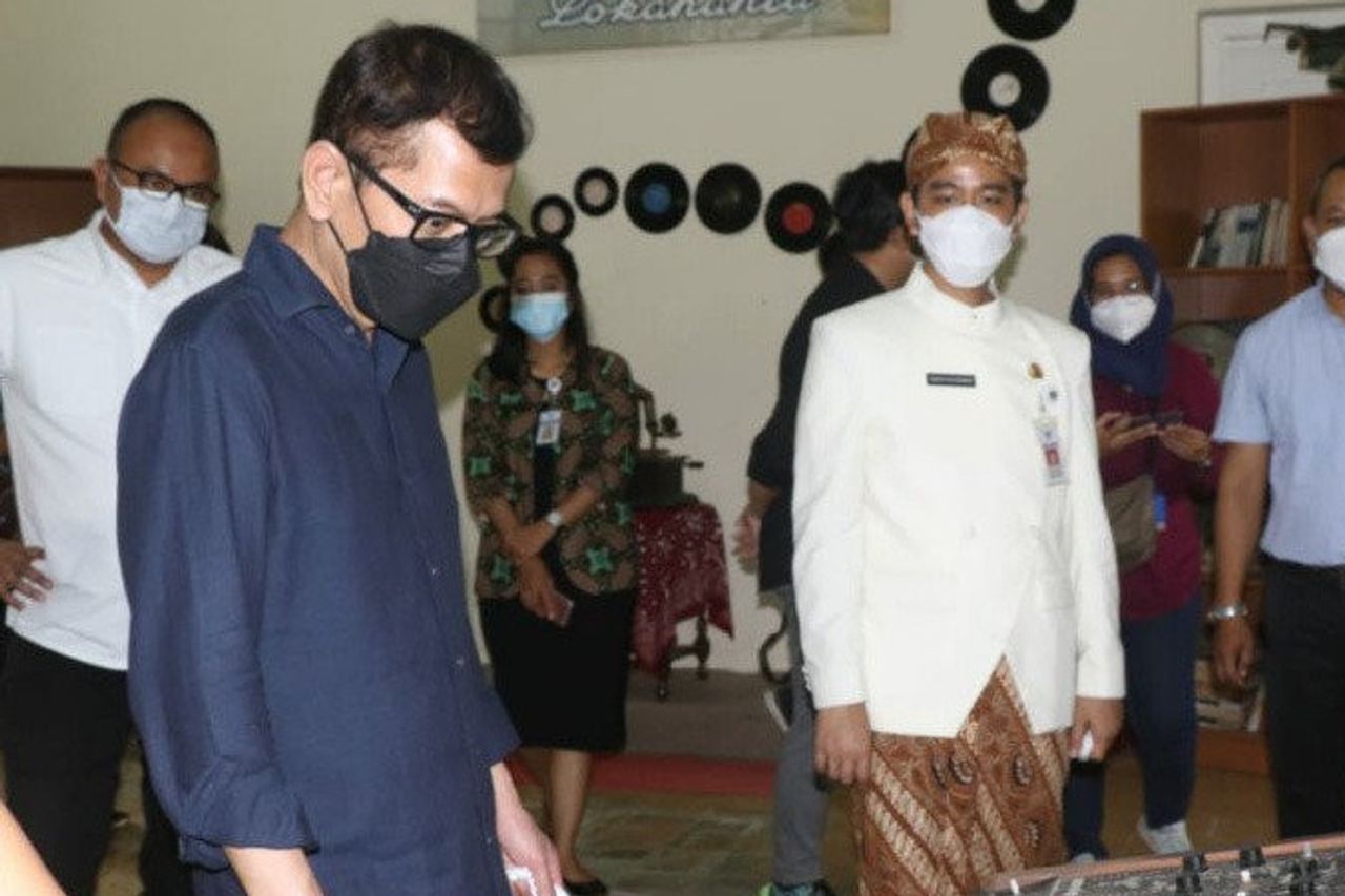 Gibran Collaborates With Wishnutama To Explore Solo Potential, Visit TSTJ- Lokananta Studio