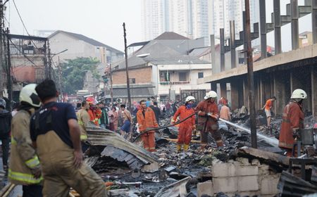 Pasar di Tengah Hunian Warga Tomang Terbakar Ludes