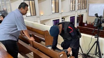 West Jakarta Metro Police Involves Team Gegana Sterilization 185 Churches