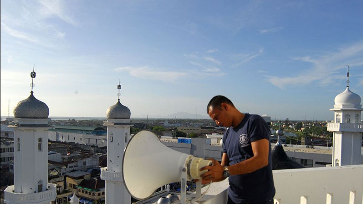 MUI Affirms Use Of Mosque Loudspeakers As Needed In Today's Memory, July 22, 2013