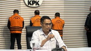 رئيس PDIP Baguna Max Ruland Boseke المشتبه به في الفساد لشراء شاحنات Basarnas احتجزت KPK