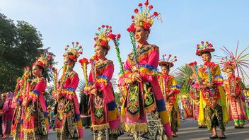 Look At The Various Characteristics Of The Nusantara Dance Movement At The Betawi Dance