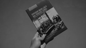 Resensi Buku 'Hiburan Masa Lalu dan Tradisi Lokal' karya Fandy Hutari