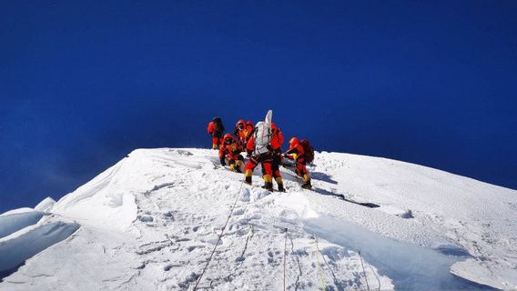 コモランマ山はより高く成長し、今では世界で最も高くなっています