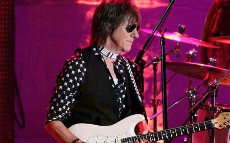 130 Gitar Peninggalan Jeff Beck Akan Dilelang pada Januari 2025