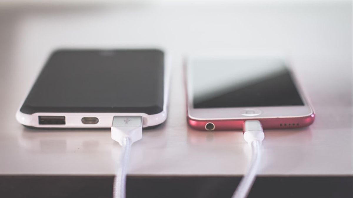 Three Factors That Slow Down Mobile Charging