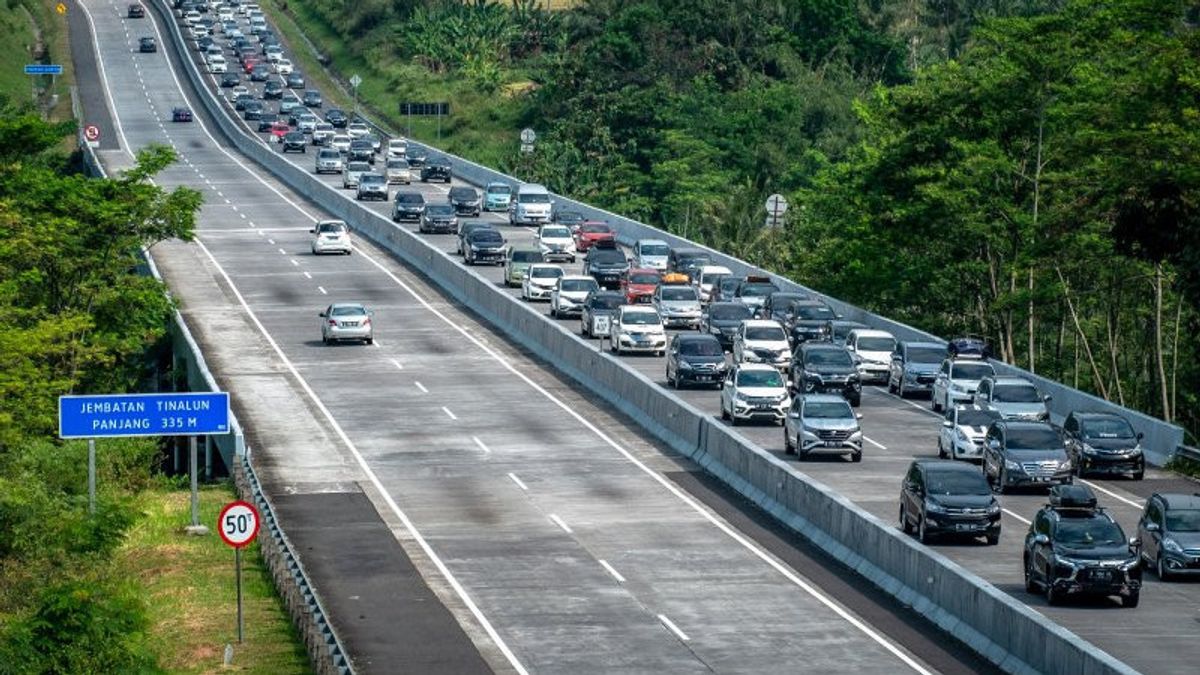 9月現在、スマラン-ソロ有料道路は1日あたり57,971台の車両を横断しています