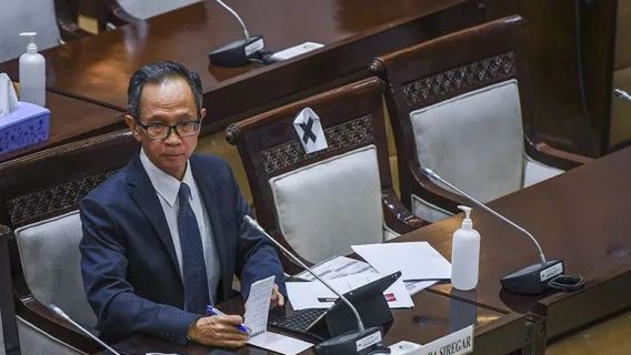 OJK: Stabilitas Ekonomi Global Bakal Banjir akan Aksi Beli Investor Asing di 2024