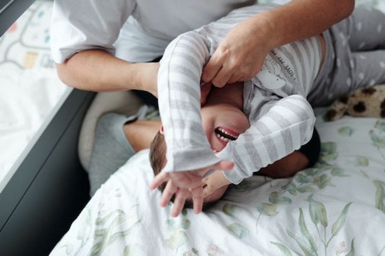 親、これが子供たちに感情を紹介する方法です