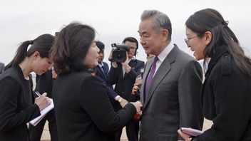 中国 - 北朝鮮は近づき、王毅は大きな地域演習の真っ只中に来た