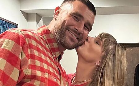 Dirumorkan Tunangan, Taylor Swift Tonton Pertandingan Travis Kelce dengan Ayah