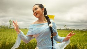 Yura Yunita Eksplorasi Budaya Nusantara di Single <i>Mau Jadi Apa?</i>