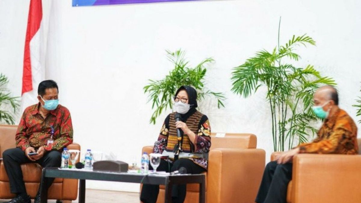 Social Minister Risma Suddenly Becomes A Motivator, Burns The Spirit Of Bandung Poltekesos Students And Gives Challenges